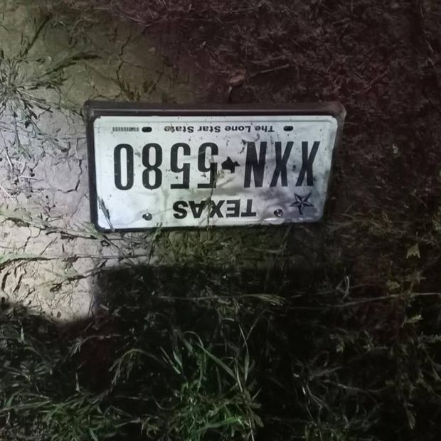 Mueren dos mujeres en volcadura